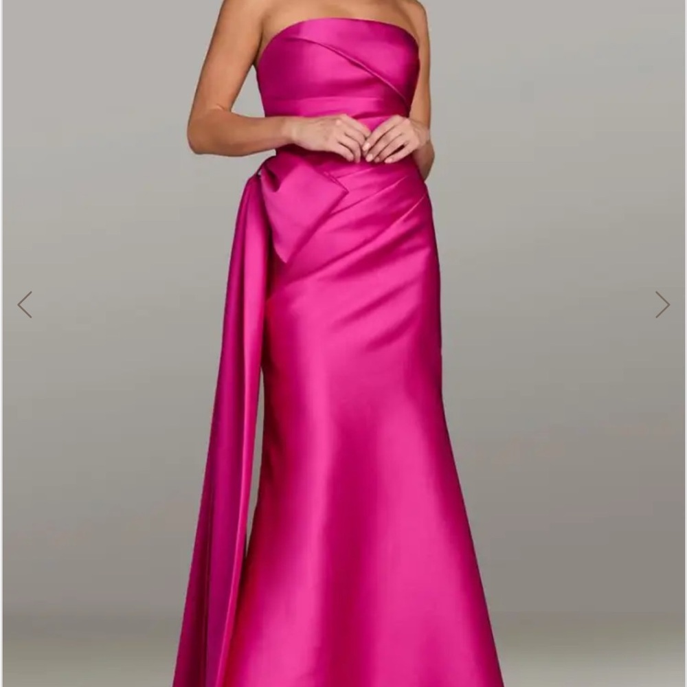 Elegant Pink Strapless Evening Gown